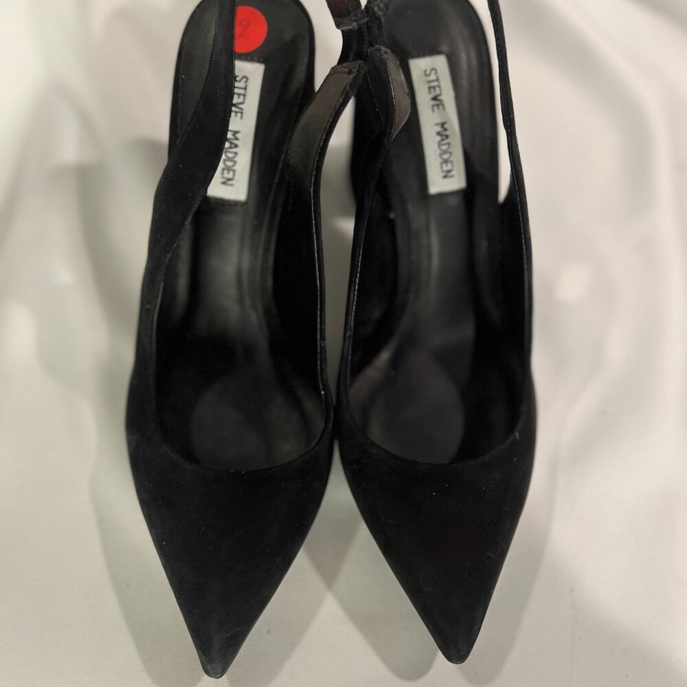 Pointed Toe Pump